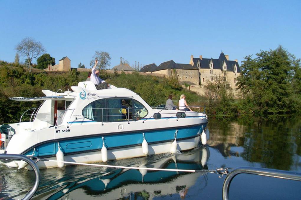 03-bateaux-fluviaux-sans-permis-nicols-estivale-quattro-s